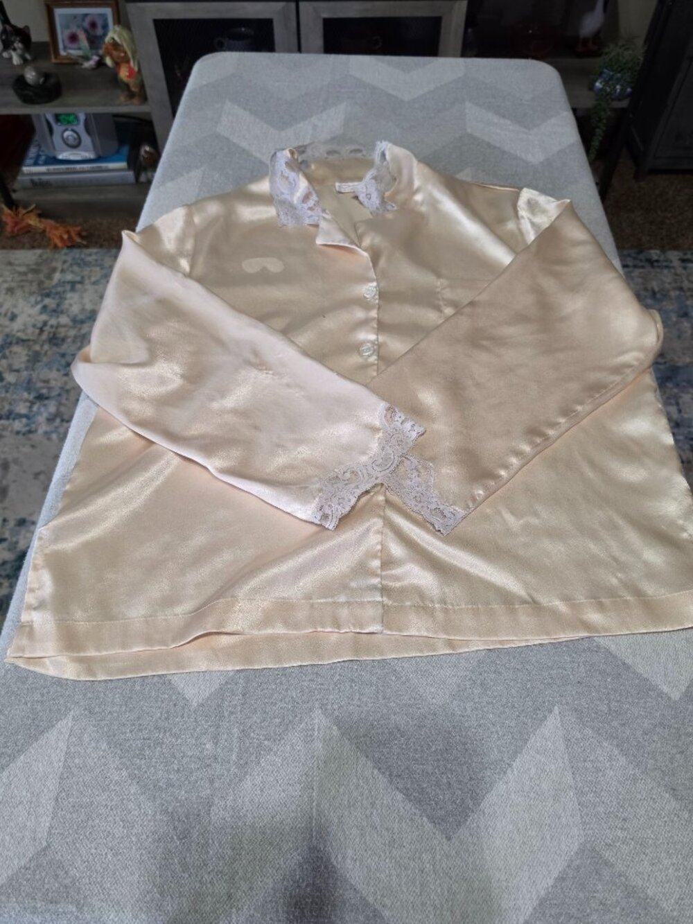 Oscar de la Renta Beige Satin Pajama Set W/ Lace Trim & Button-Down Top Womens S